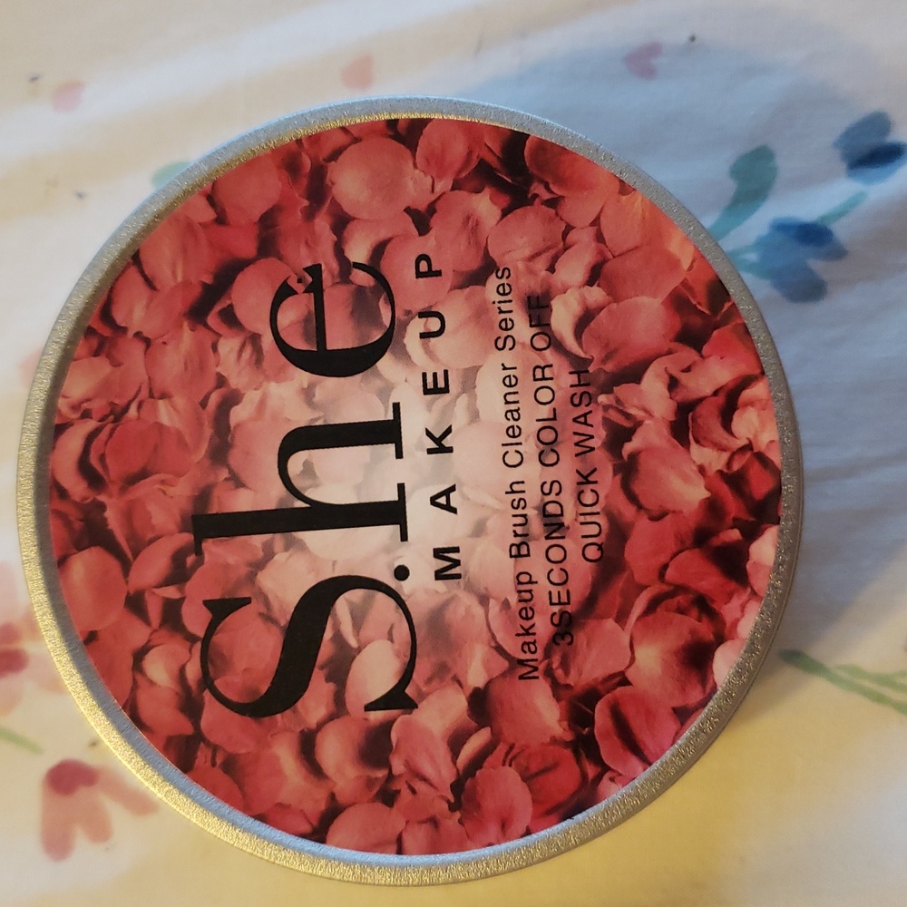 She Makeup Brush Cleaner NIB